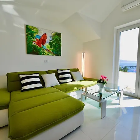 Petrovac Apartment *