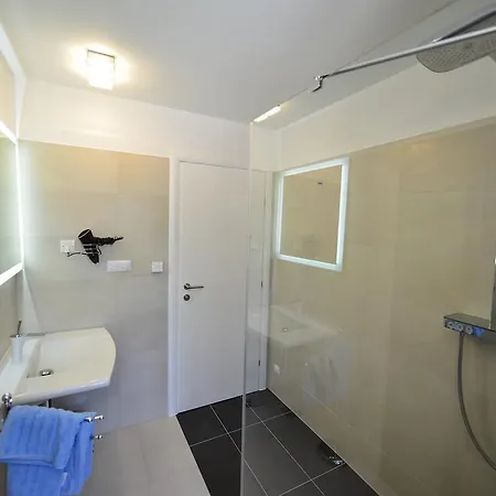 Petrovac Apartment Zavala